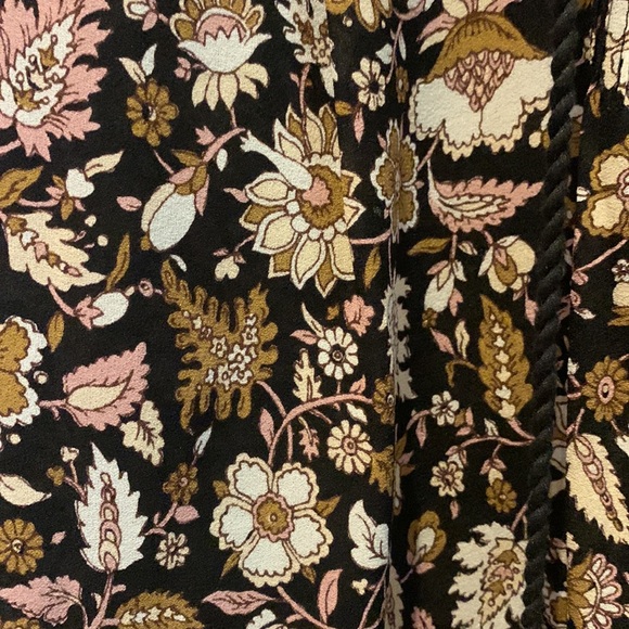 A.L.C. bohemian blouse with tassels size 10 100% silk black print - Picture 2 of 4